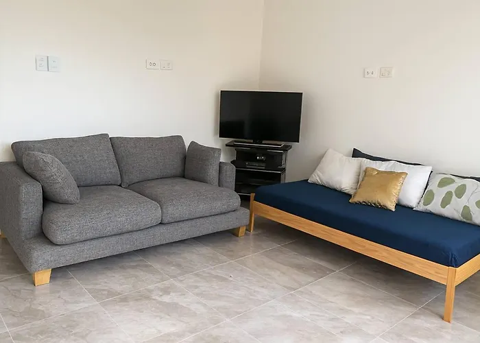 New Luxury Private Unit Near Brisbane Airport & Cbd
